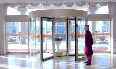 重慶市長茂裝飾材料 工業門產品的專業與創新